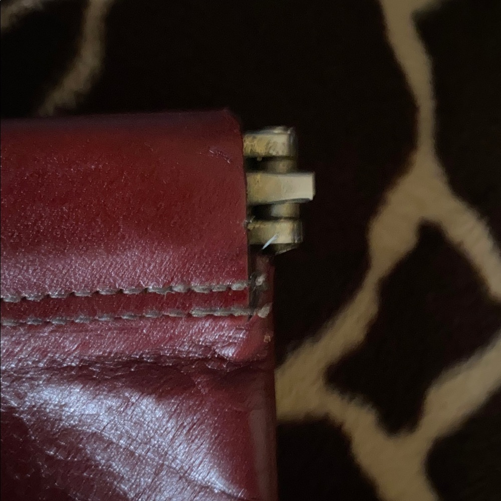 Vintage 70’s Philippe Burgundy Leather Clutch - Picture 3 of 14